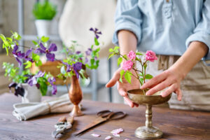 Jak dobrać odpowiednie akcesoria florystyczne na każdą okazję?